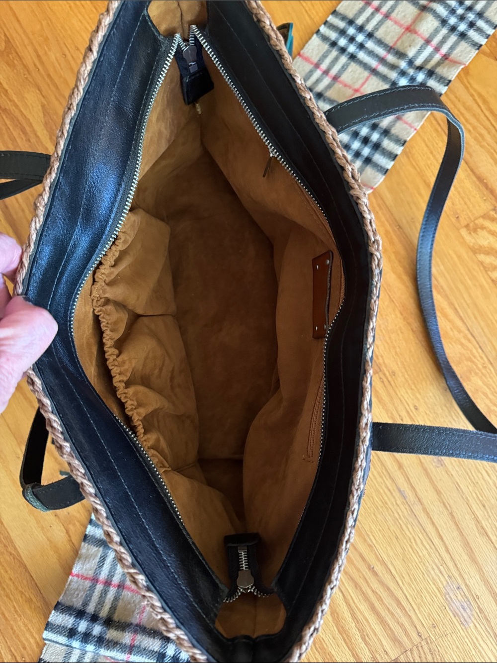 🌺 PATRICIA NASH; Sellia Maize Specialty Woven Tan/Black Zipper Top Tote Bag 4 U! - Picture 7 of 16